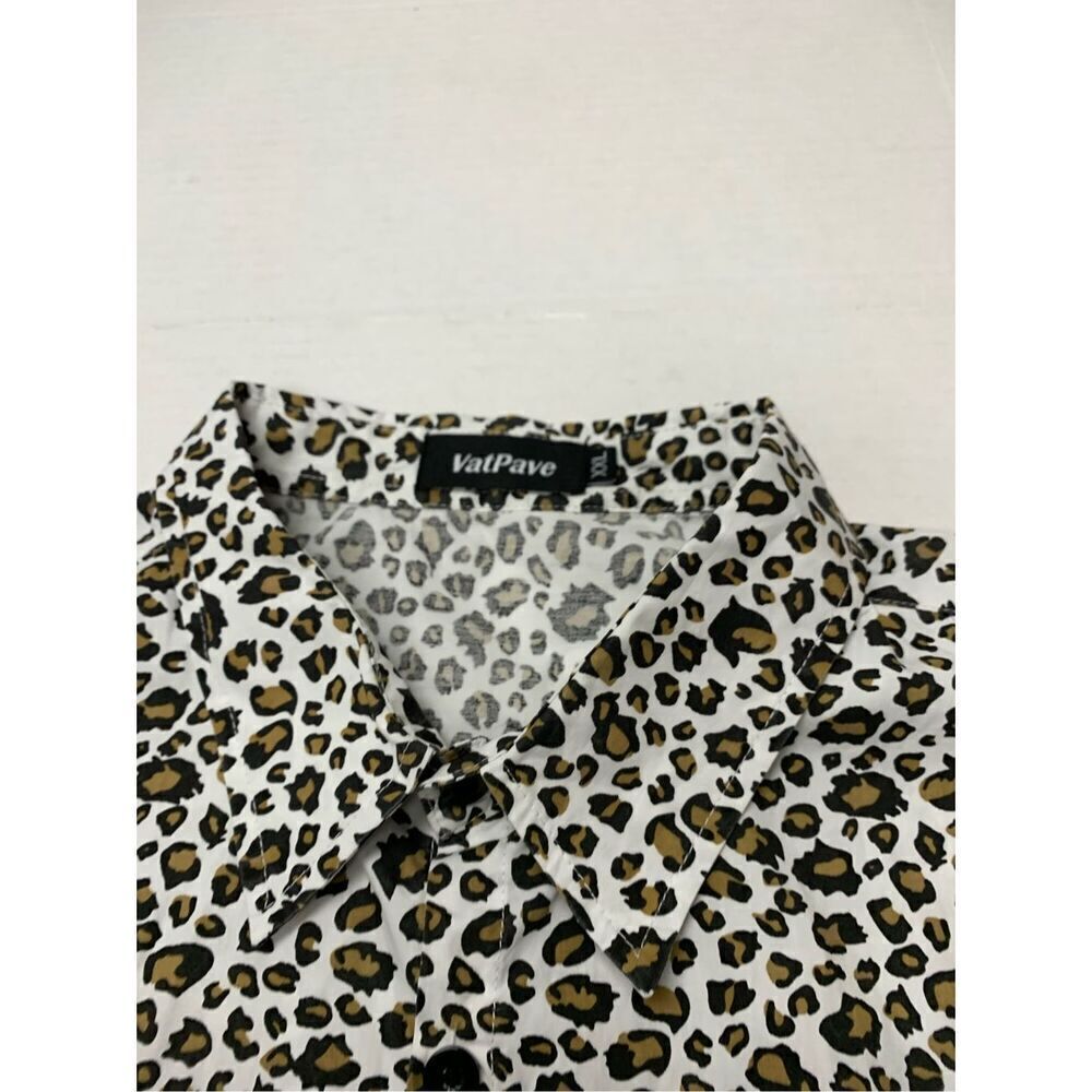Cheetah Patterned Button Down Top - Picture 5 of 8